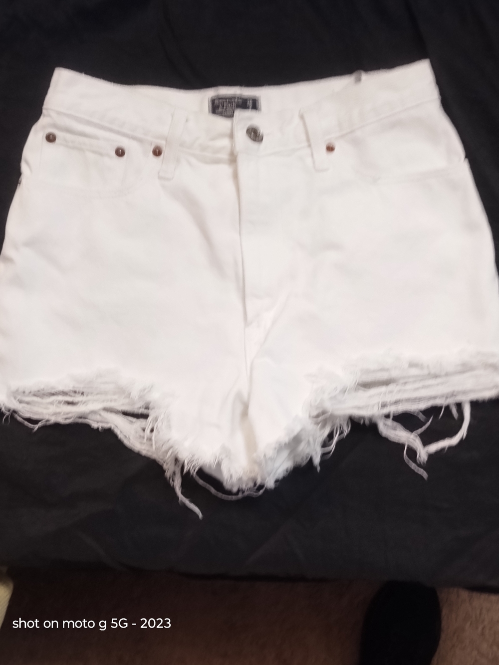Abercrombie & Fitch White Frayed Denim Cutoff Shorts, Annie Hi Shorts 26/2